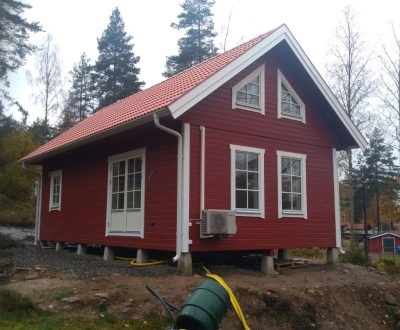Färdigställd nyproducerad röd villa